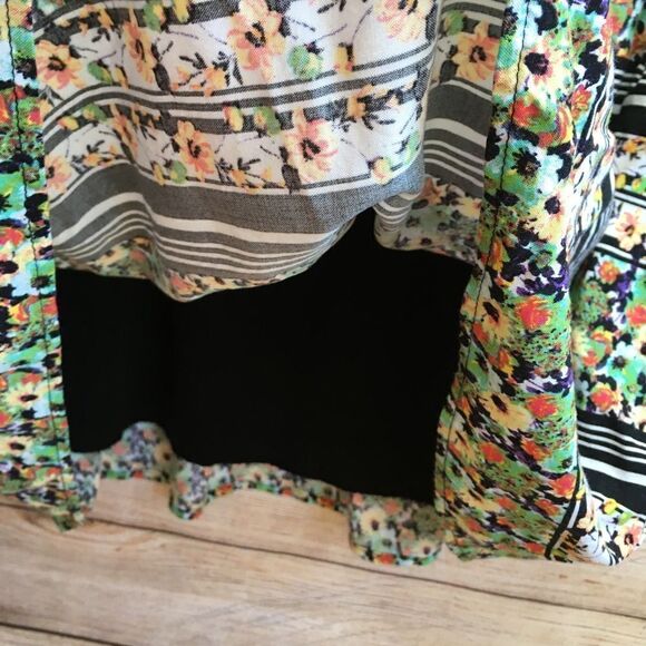 JOE‎ BENBASSET SKIRT IN FLORAL PRINT - Picture 2 of 5